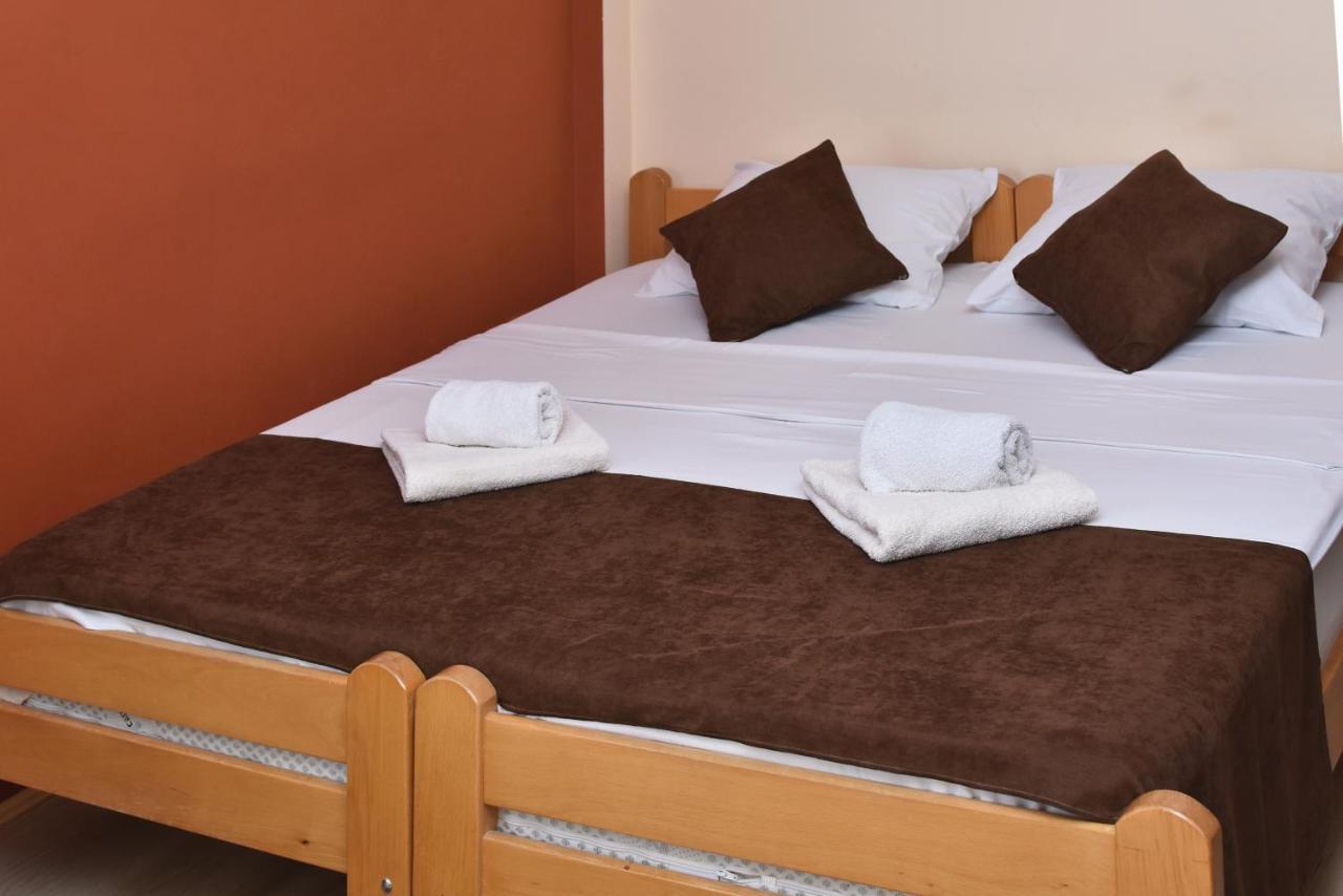Guest House Villa Mir Kragujevac Eksteriør billede