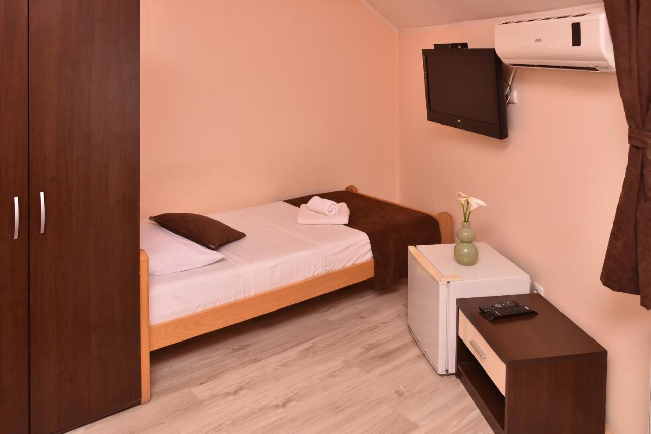 Guest House Villa Mir Kragujevac Eksteriør billede