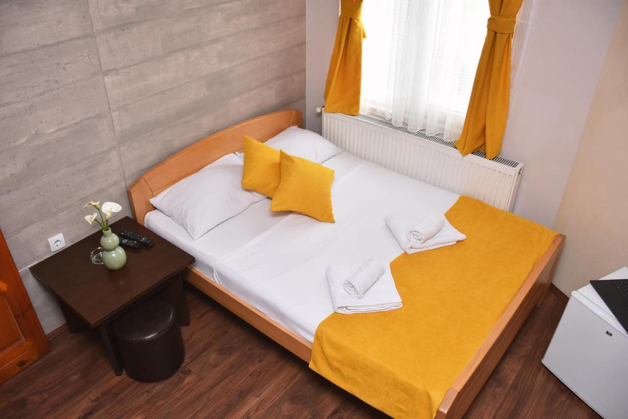 Guest House Villa Mir Kragujevac Eksteriør billede